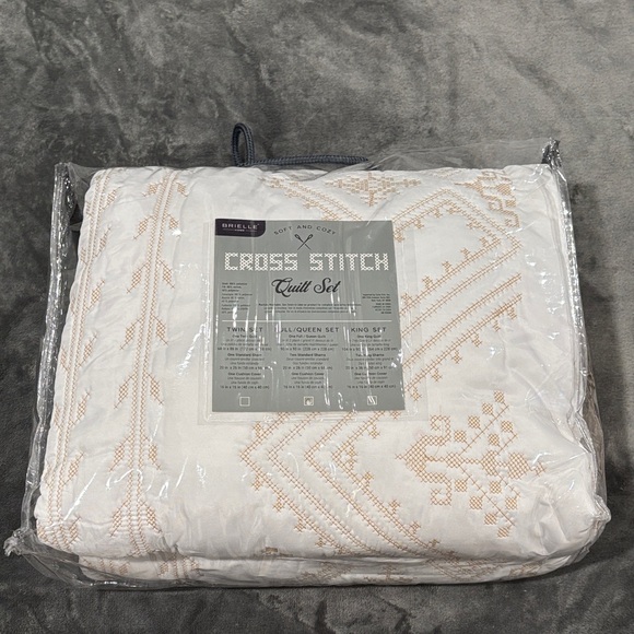 Other - Quilt Full/Queen Cream Cross Stitch NWT